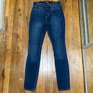 Worn few times womens curvy high rise super skinny Hollister classic stretchy